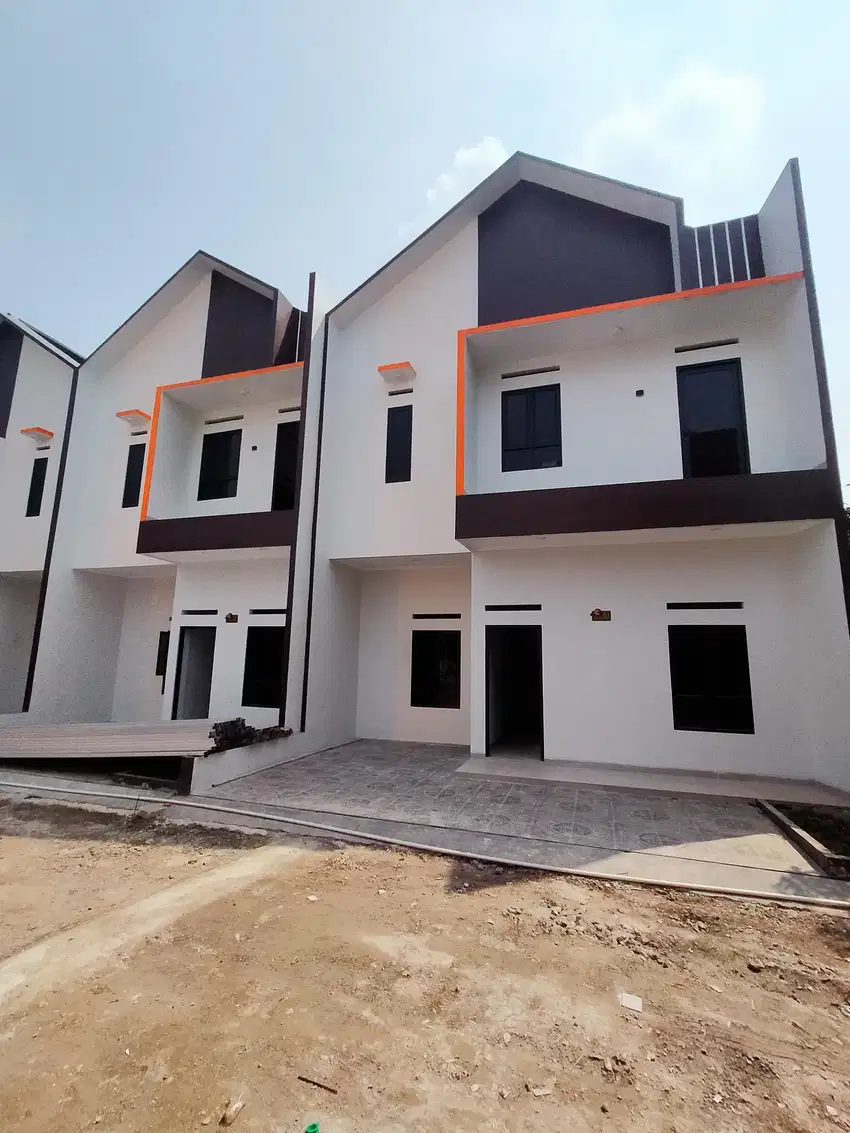 Rumah 2 lantai cash dan KPR tersedia
