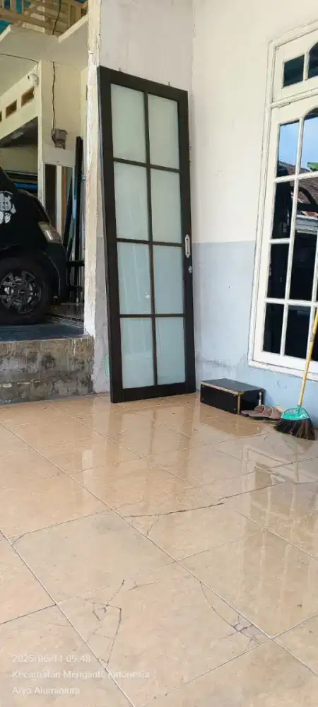 Pintu kaca aluminium