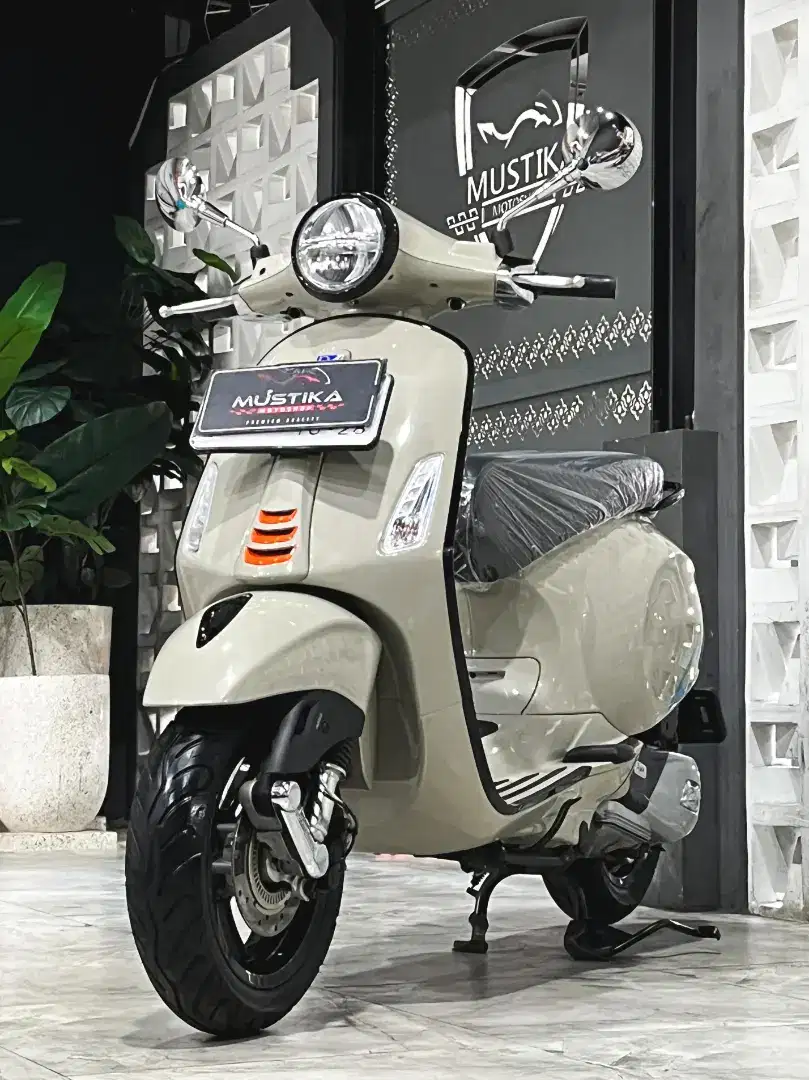 ‼️Vespa Primavera S ABS 2023‼️Odo 4rb. Danny Mustika Motoshop Sulfat.