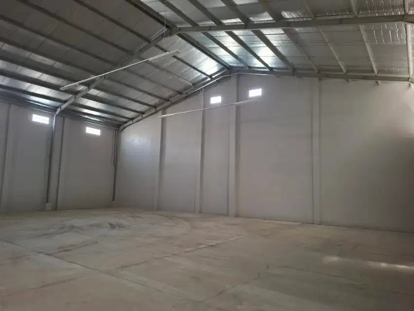 Disewakan gudang LT/LB : 640/500m2 Jl. Caringin