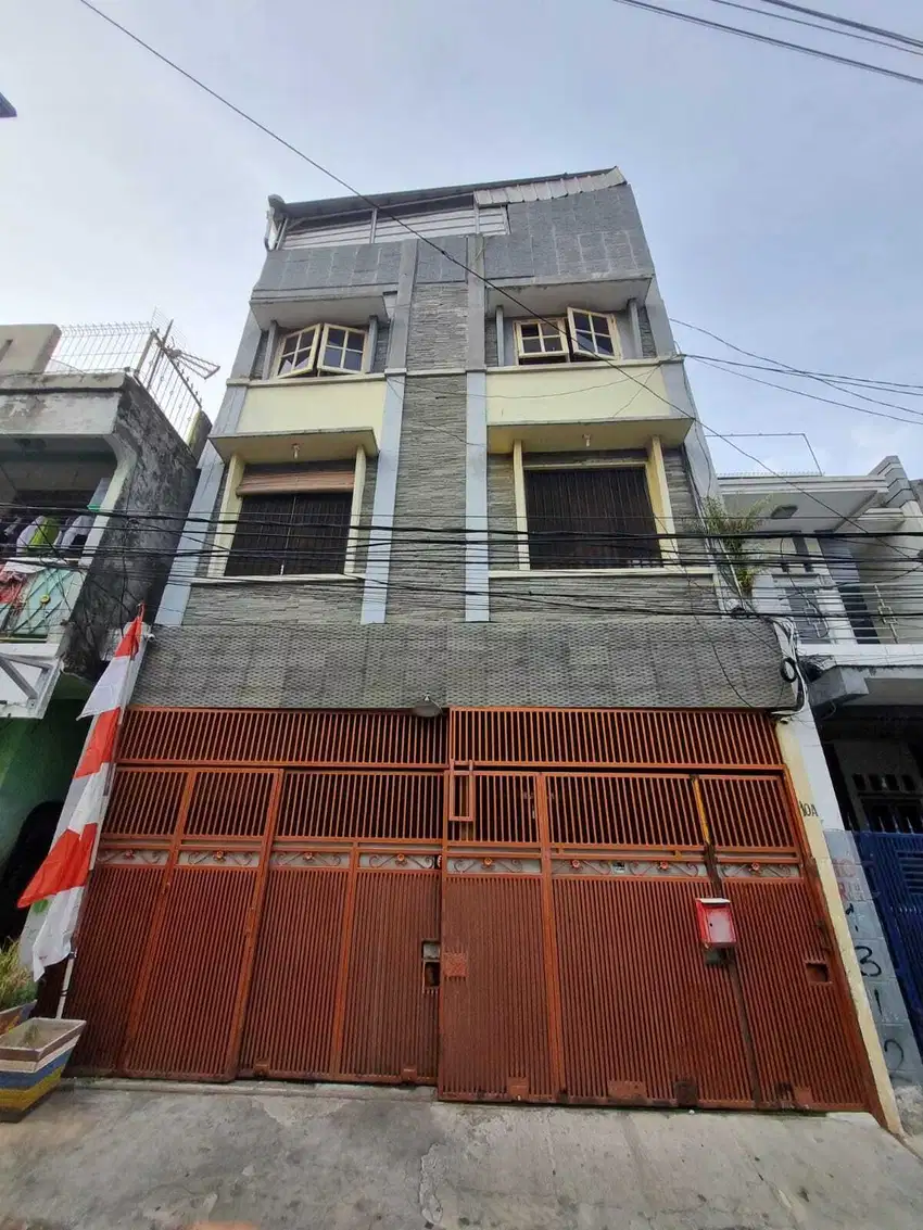 Jual kos2san 16 kamar 1 rumah  di Johar Baru Jakarta pusat r
