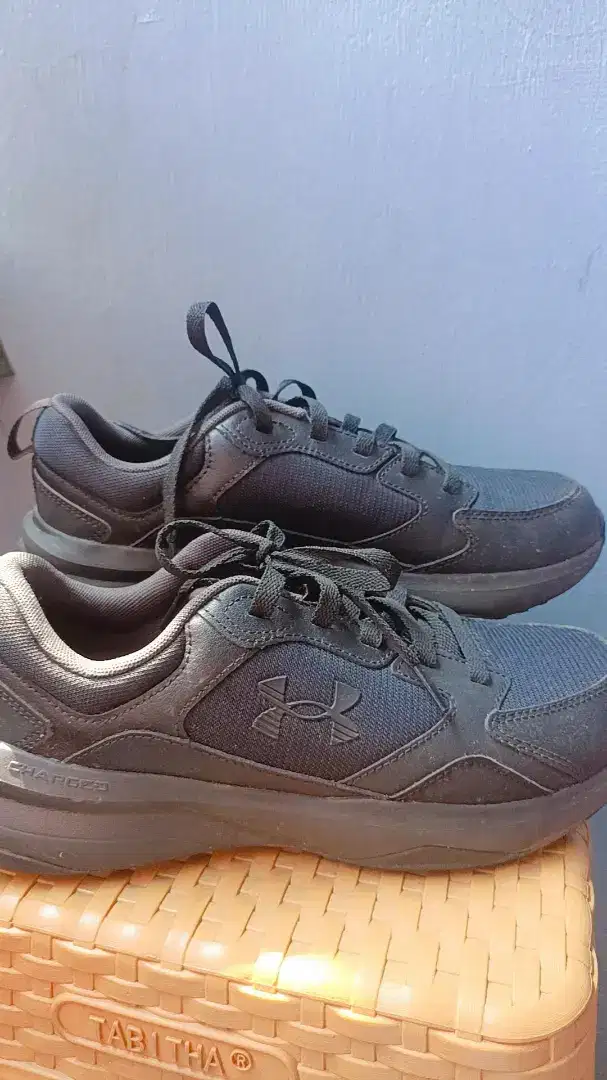 ( JUAL RUGI) Sepatu Under Armour UA Charged Edge