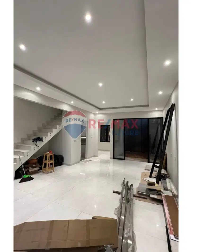 RUMAH BRAND NEW DENGAN KONTRUKSI MANDIRI MODERN DI VANYA PARK CLUSTER
