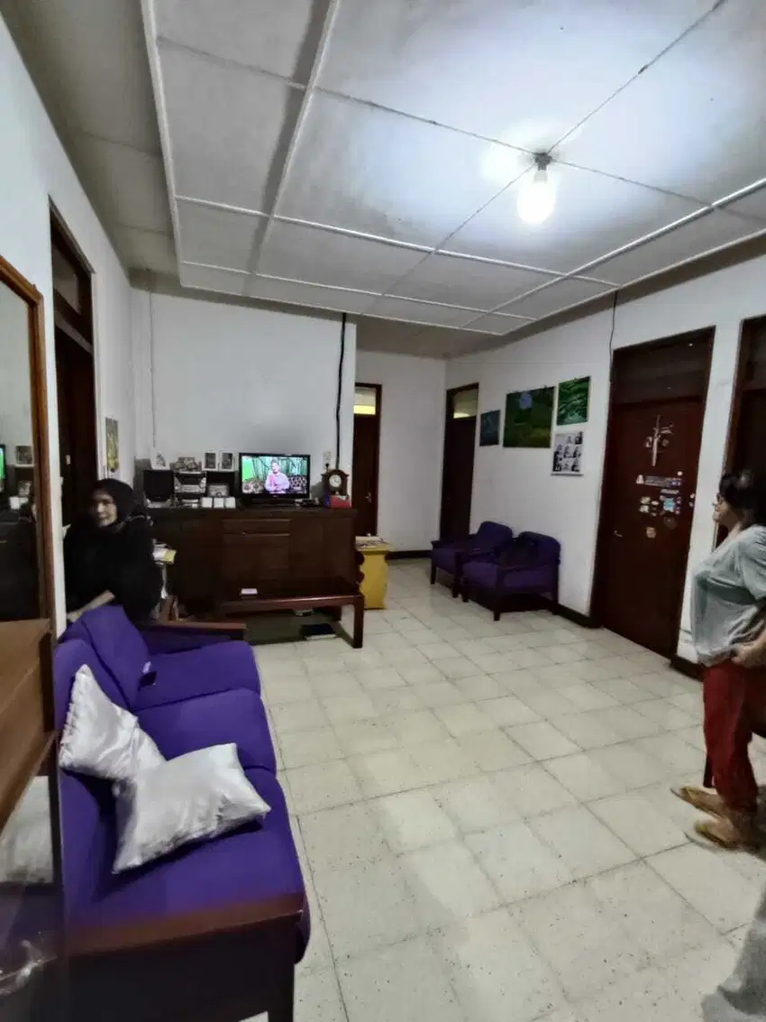Rumah dan Tempat Usaha di Jl. Bapa Husen Dalam, Sayap Cipaganti