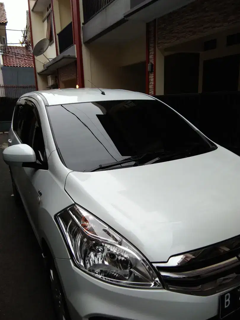 Kaca film mobil dan gedung
