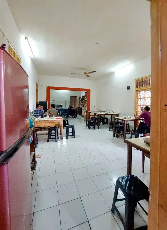 Dijual Rumah Lama Hitung Tanah Cocok Untuk Usaha di Tebet Timur