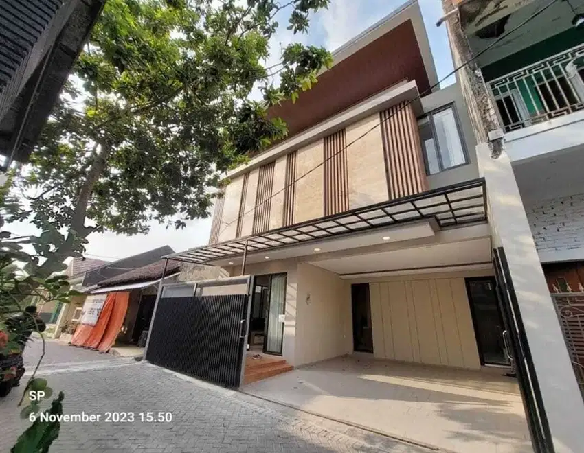 DIJUAL RUMAH KOST BESAR SIAP HUNI