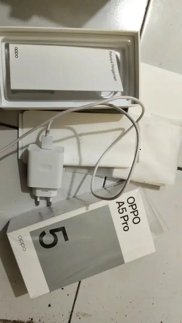 Handphone Oppo A5 Pro 8+8/256