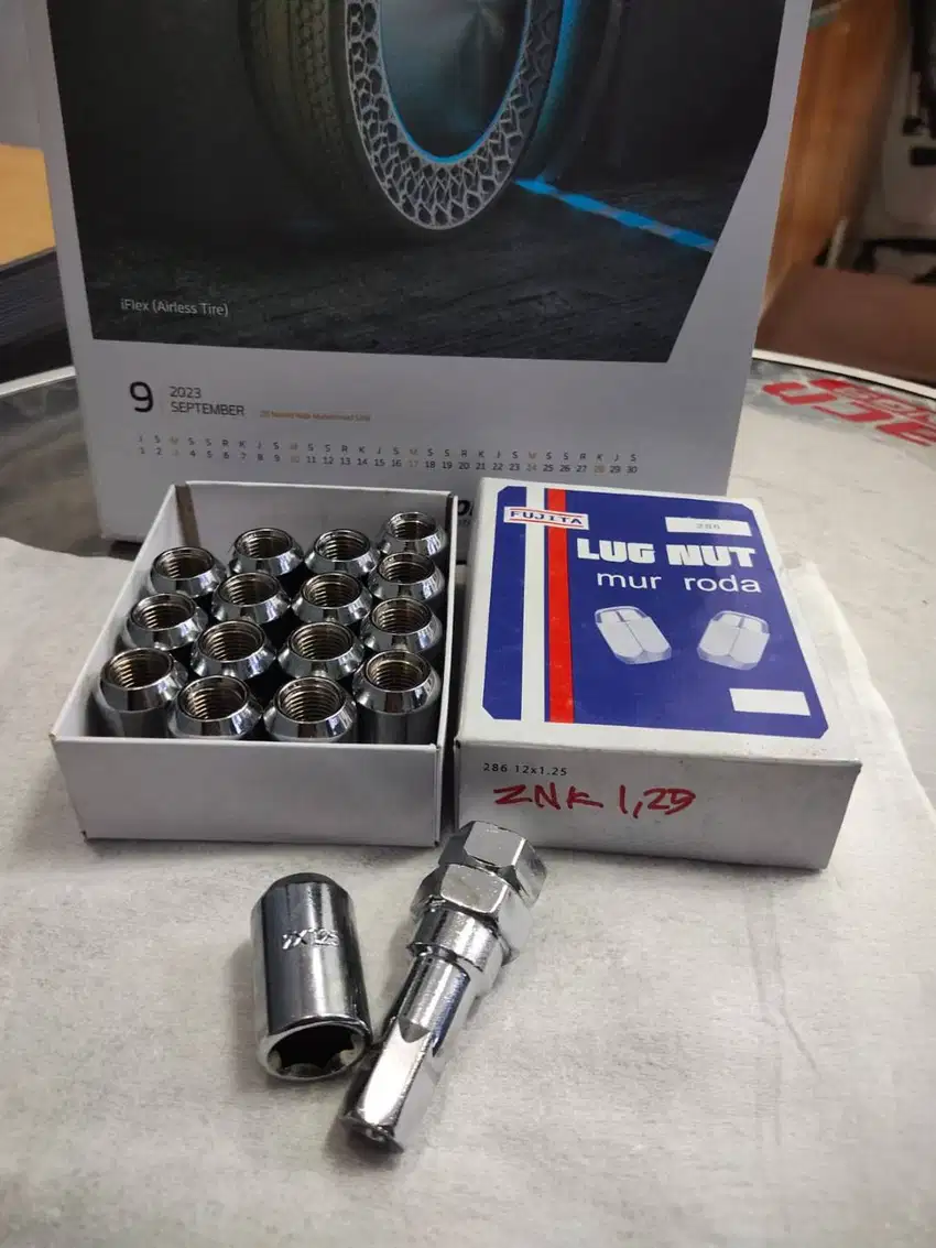 PROMO 1box mur khusus 12 x 1.25mm + kunci L