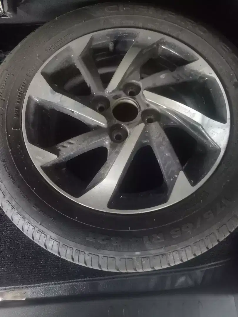 JUAL BUTUH VELG + BAN SIGRA R14 1unit