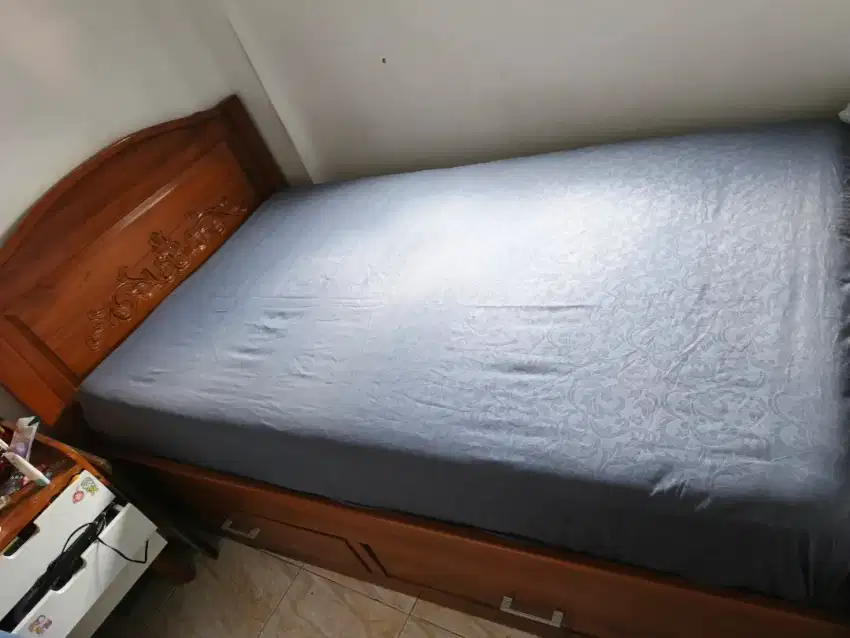 Dipan kasur informa
