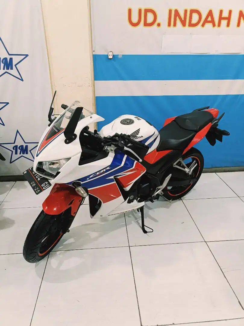 HONDA CBR 150R TAHUN 2015 BISA NEGO HARGA plat terima 2030