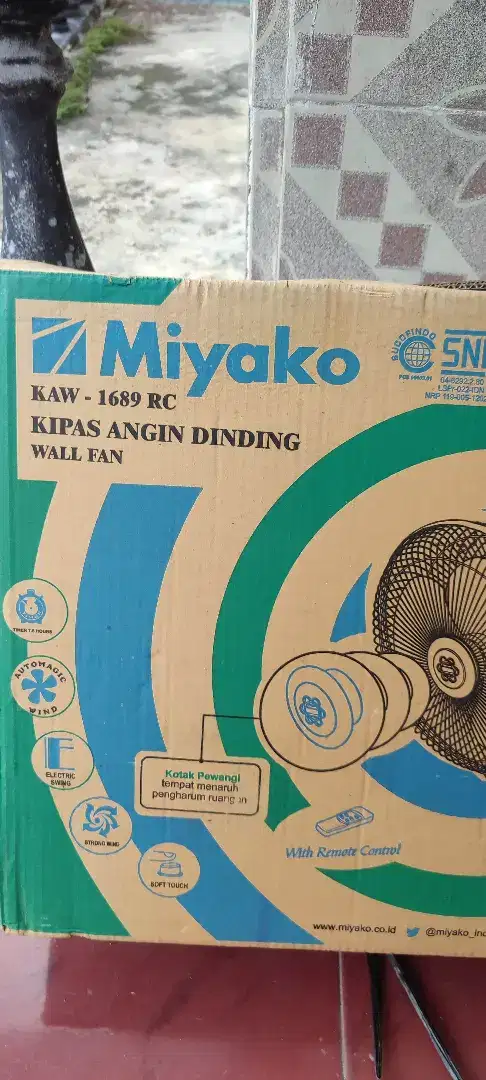 DIJUAL KIPAS ANGIN DINDING BARU PAKE REMOTE MIYAKO KAW 1889 RC