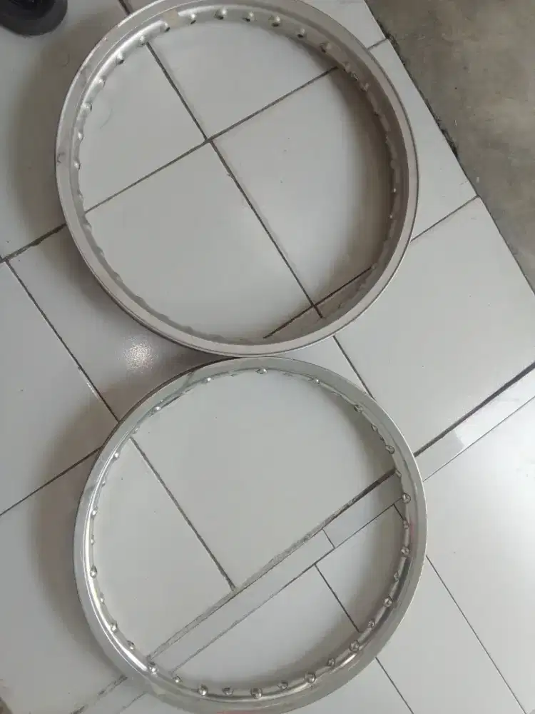 seken 3bulan pemakaian, felg motor Jari Jari