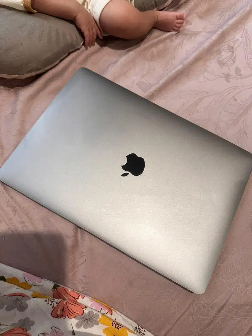 Macbook Air 2020 i3 8/256