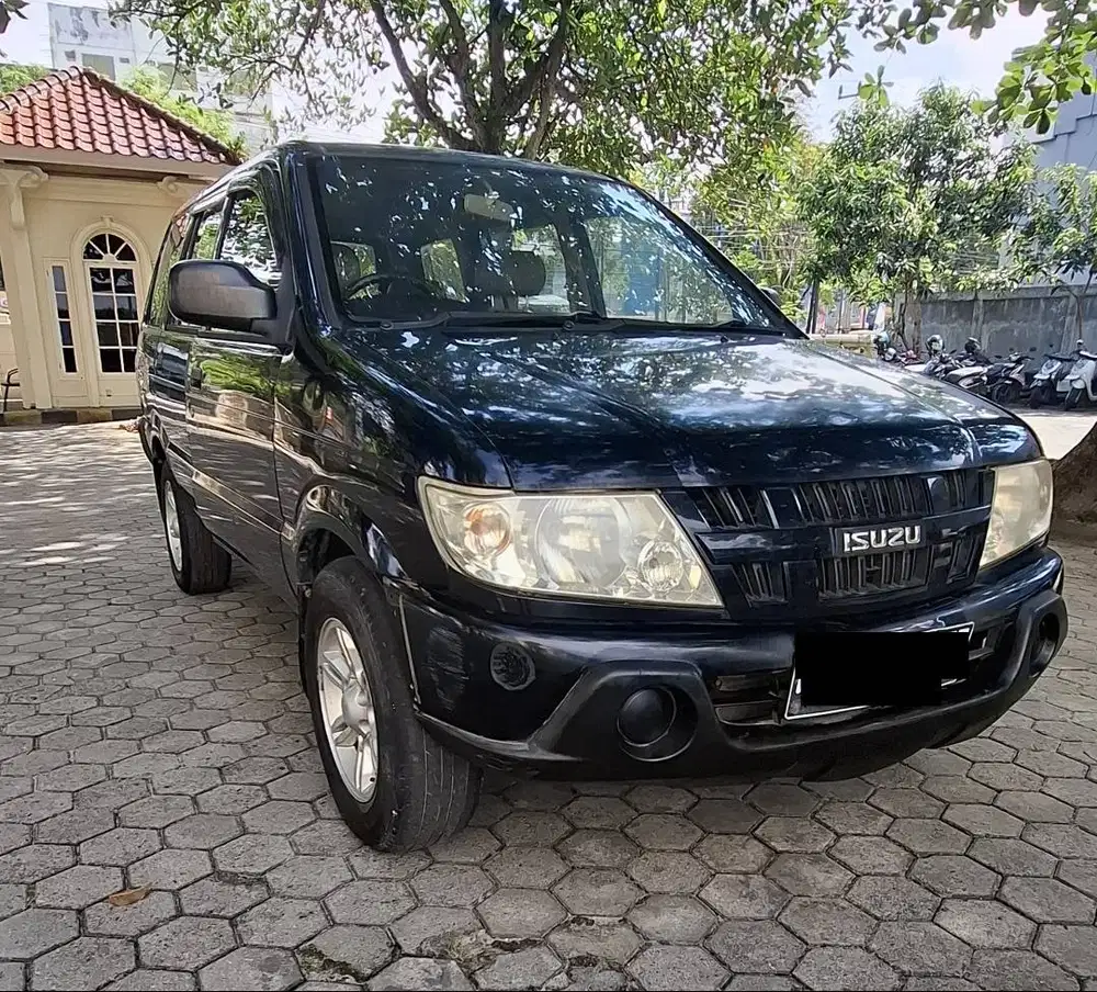 ISUZU PANTHER (2017)