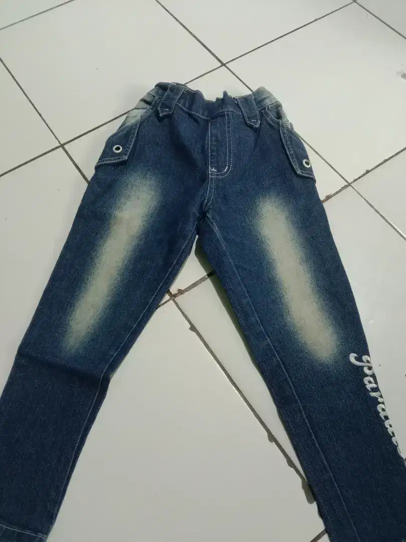 Celana jeans anak 5-6 tahun