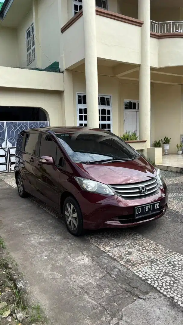 Fs:Honda Freed PSD 1.5cc Automatic tahun 2011,kondisi super istimewa