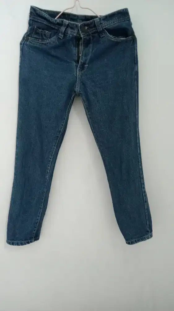 Celana jeans size 27 warna biru donker
