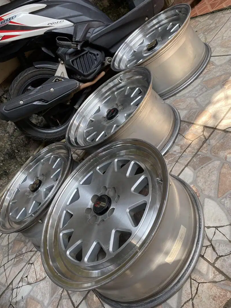 Velg Brabus R17 Jazz brio yaris vios agya cala swift ignis sirion