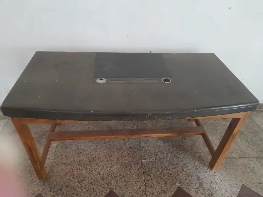 Dijual meja kantor Direktur besar dan kokoh