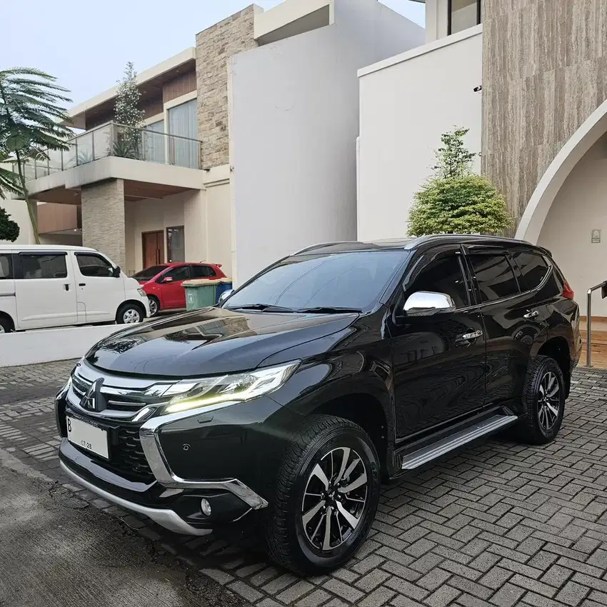 Pajero Sport Dakar 2018 4x2 AT Istimewa Low KM Antik