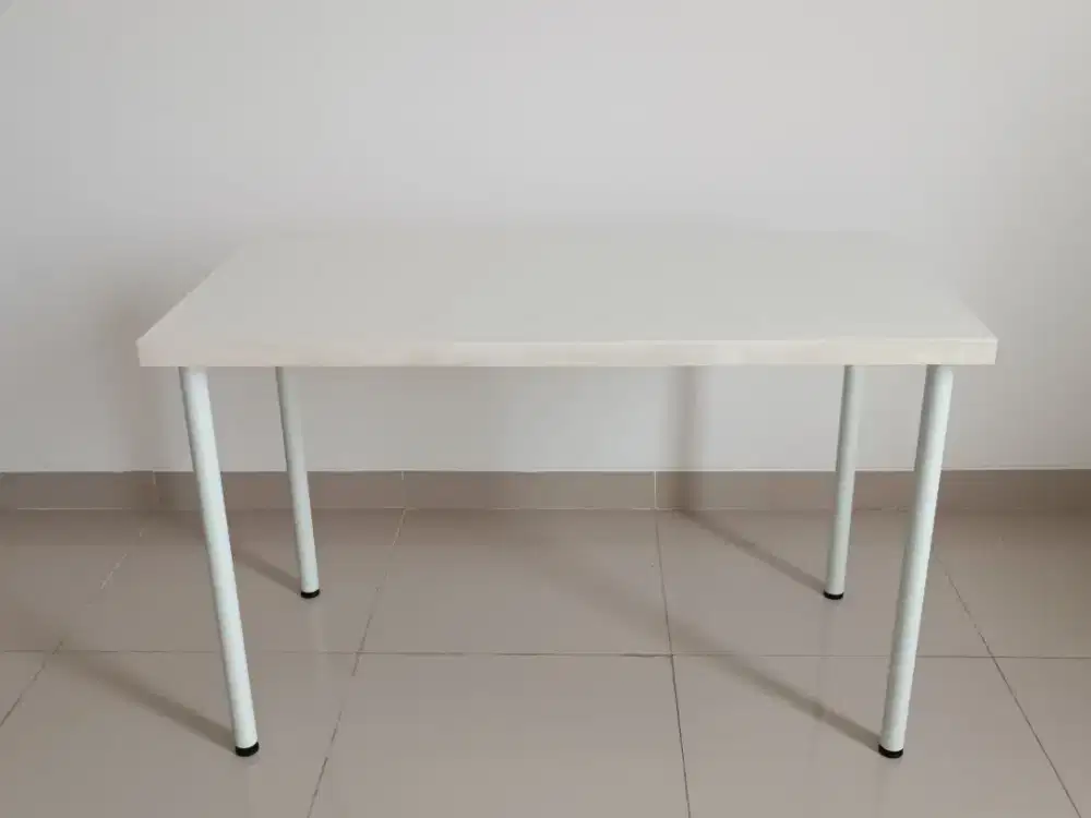 BERKA OFFICE TABLE WHITE INFORMA