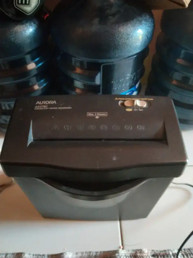 Mesin pencacah kertas, paper shredder cross cut AURORA AS370C