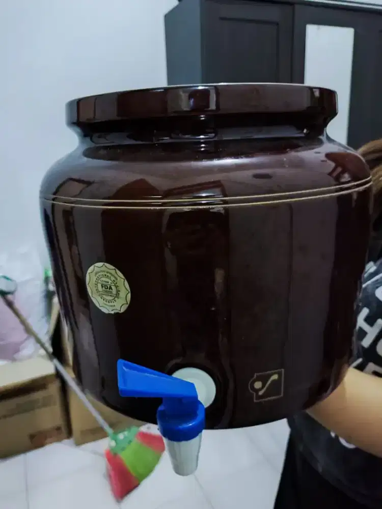 Guci Air Minum Galon