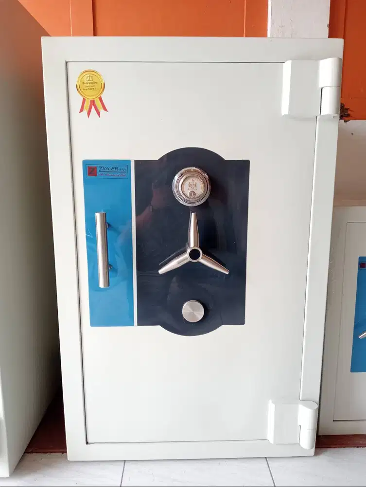 BRANKAS TAHAN API DAN BONGKAR TINGGI 110 CM