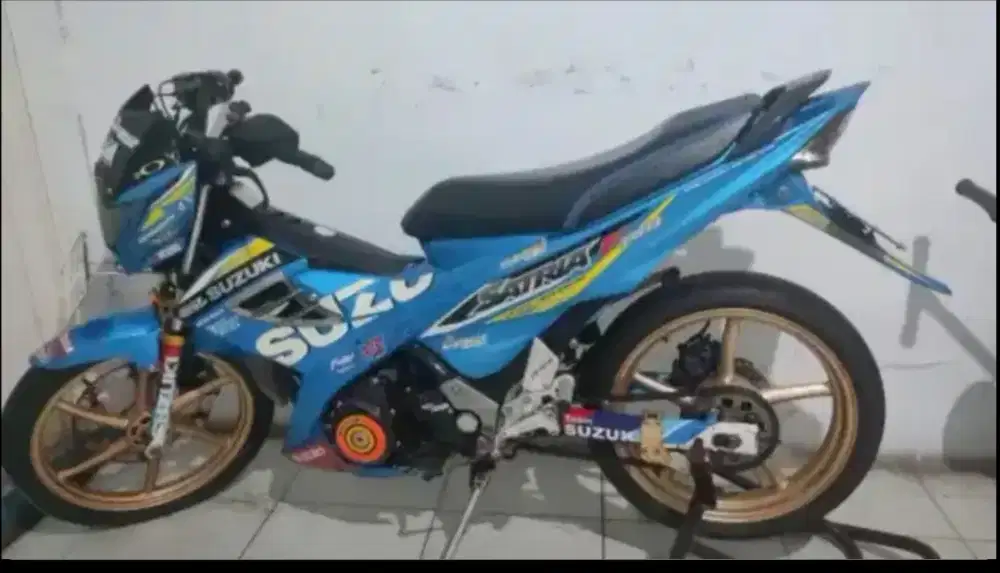 Di jual motor Suzuki Satria