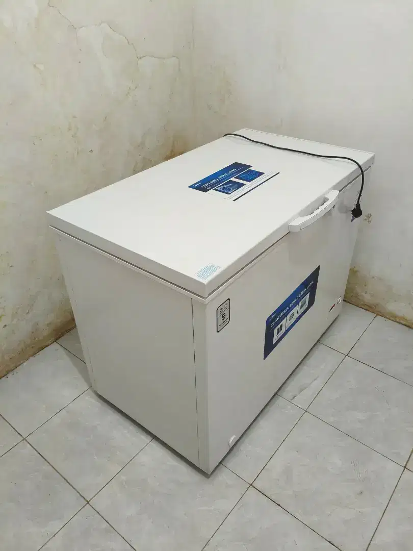 Freezer Box MIDEA 390L HS-390CK Wiyung Trosobo Sidoarjo Surabaya Bekas