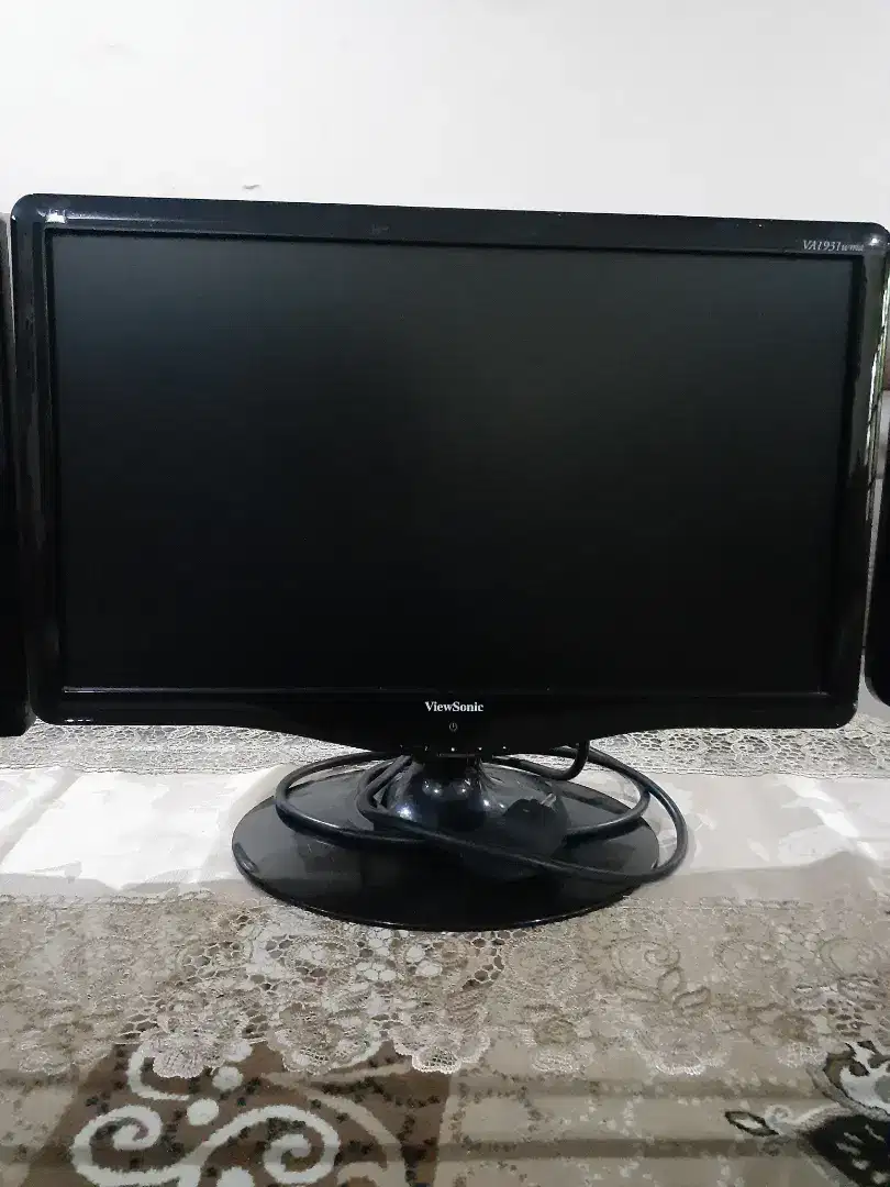 Di Jual 4 Unit Monitor Desktop