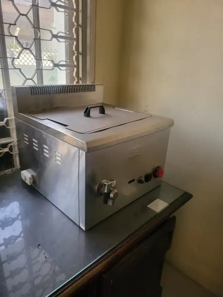 Mesin goreng 18kg gas