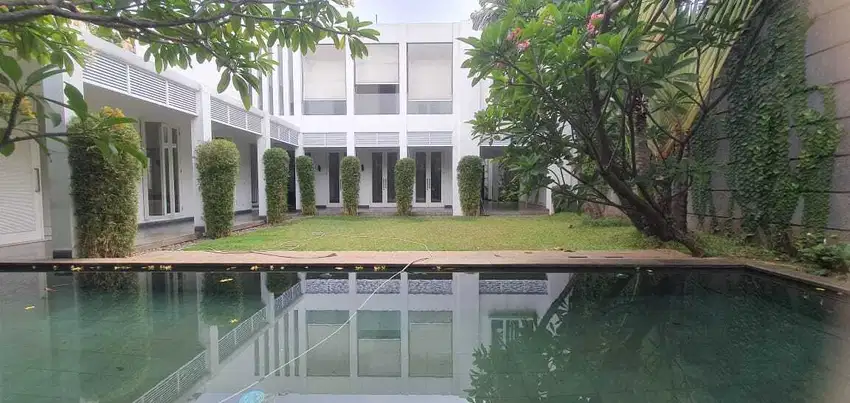 Rumah Impian di Cipete Tipe 796.22 m2 Nyaman dan Siap Huni