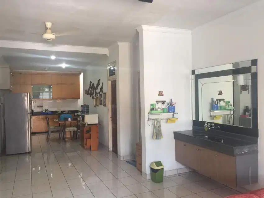 Rumah 2 lantai di Tawakal Jakarta Barat, cocok untuk kos-kosan