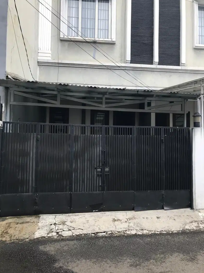 DIJUAL RUMAH TINGGAL 3,5 LANTAI KAWASAN BINTARO PESANGGRAHAN