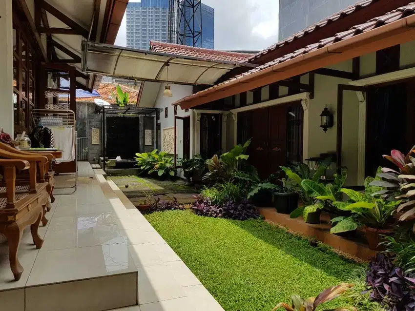 Rumah 2 lantai, ada pavillion, di Tawakal Jakarta Barat, siap huni.