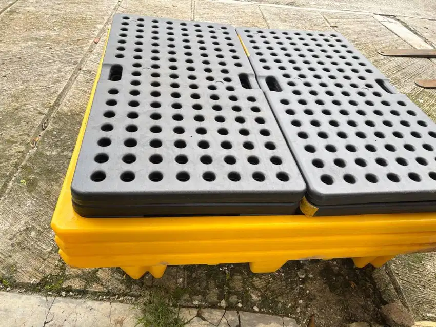 Spill Pallet Containment