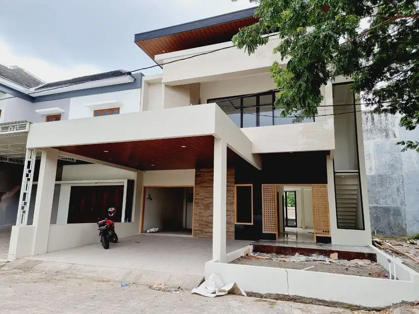 Rumah Mewah Finishing Ada Kolam Renang Grogol Sukoharjo