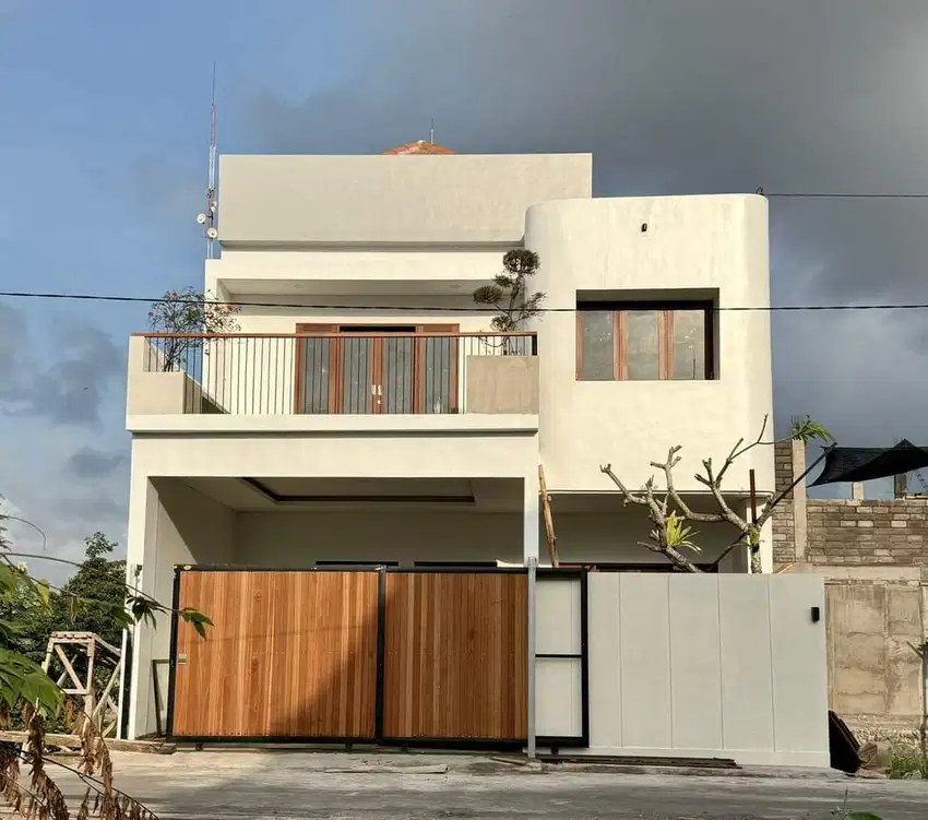 Dijual villa lantai 2 lokasi denpasar timur