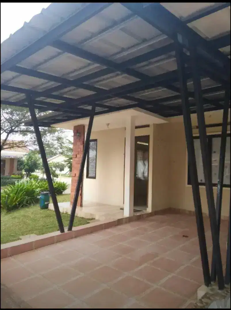 RUMAH HOOK SAMPING TAMAN  DISEWAKAN, ASRI NYAMAN DALAM CLUSTER