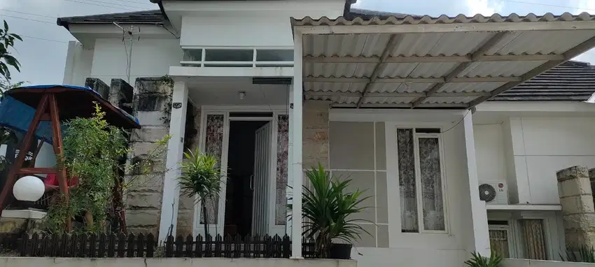 Dijual Cepat Rumah Huni Harga BU Cepat dekat Jatim Park 3 Kota Batu
