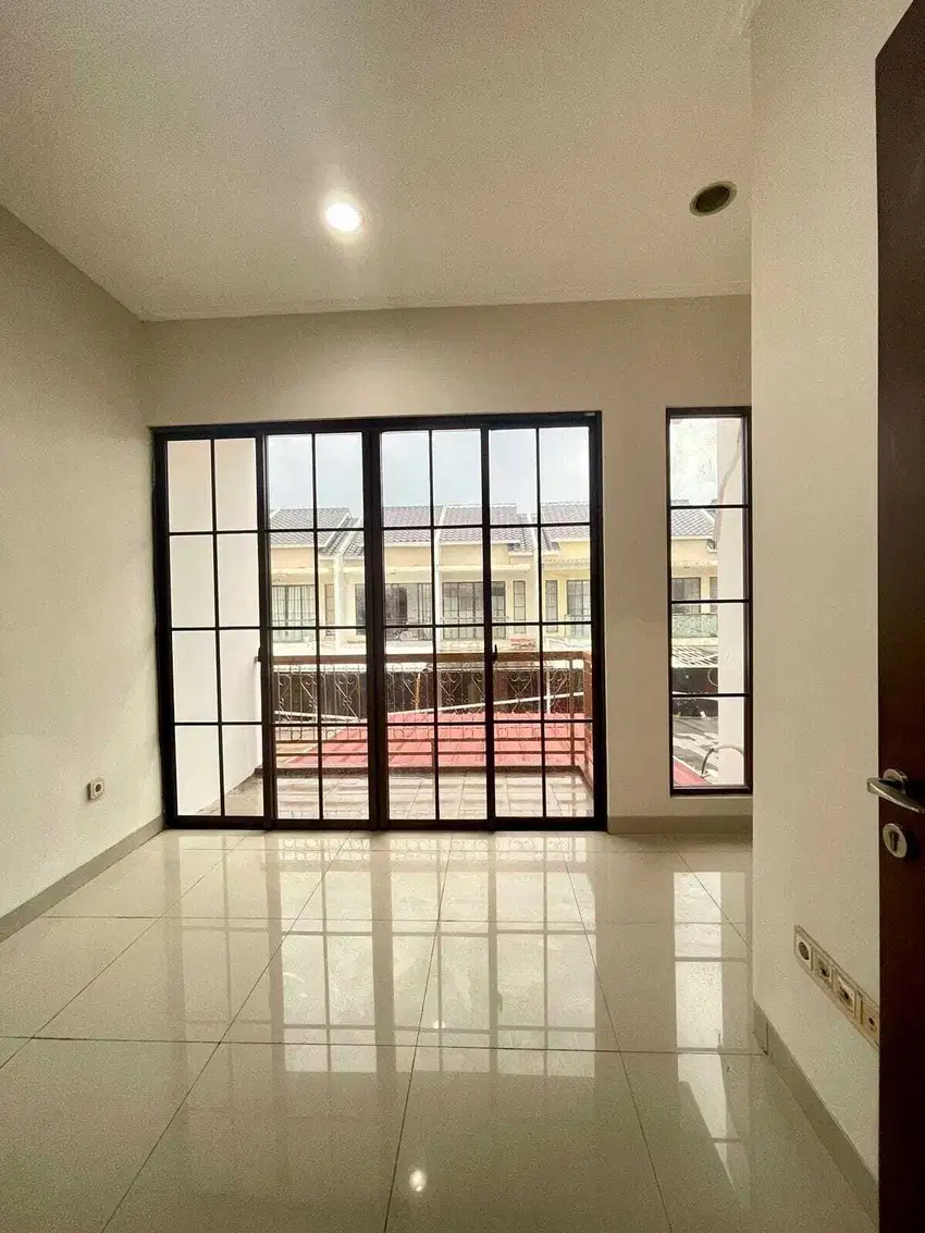 Disewakan Cepat Rumah Termurah Cluster East Asia Green Lake City