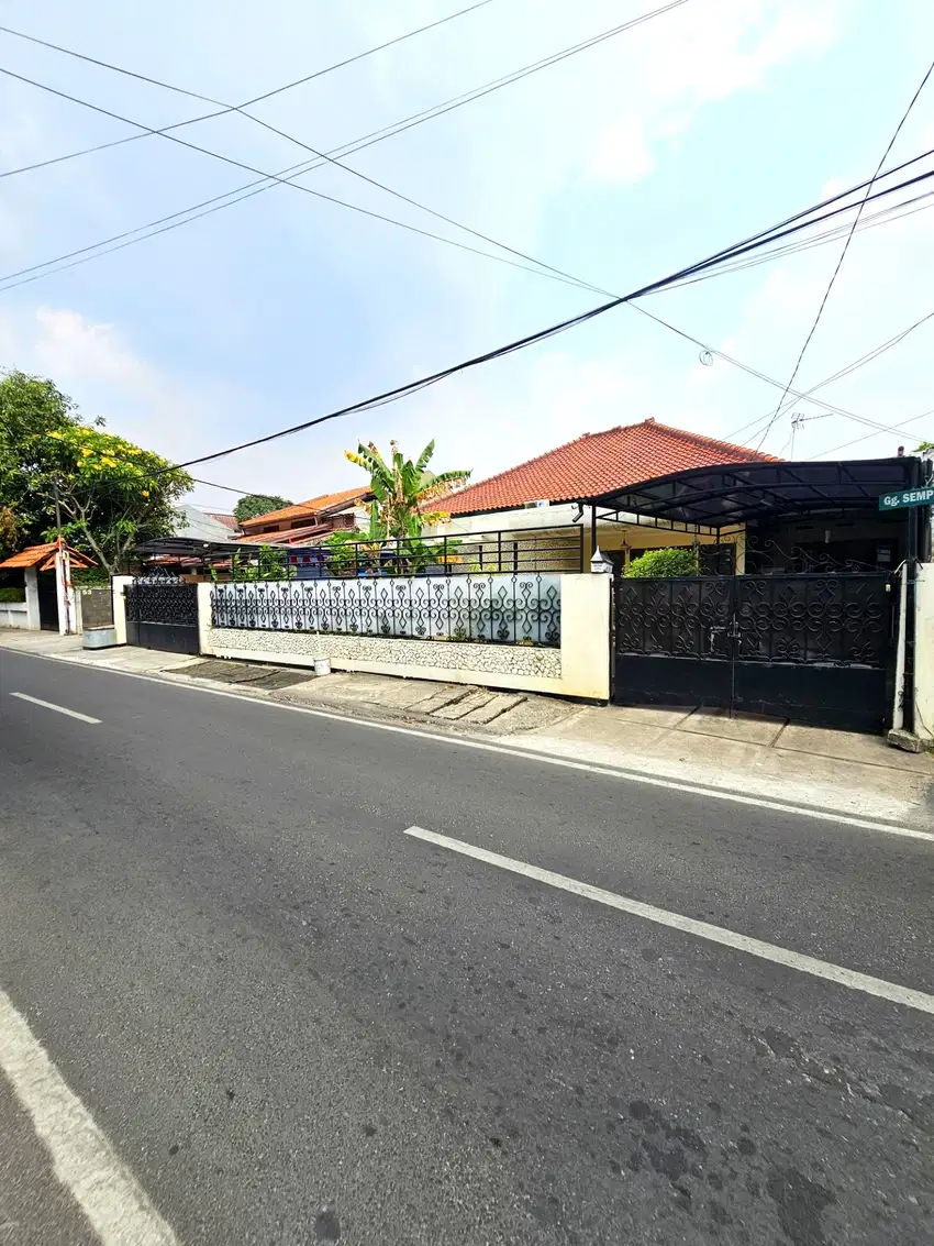 Rumah Dijual Pejaten Barat. Bangunan Lama - Jalan Utama. SUPER NEGO
