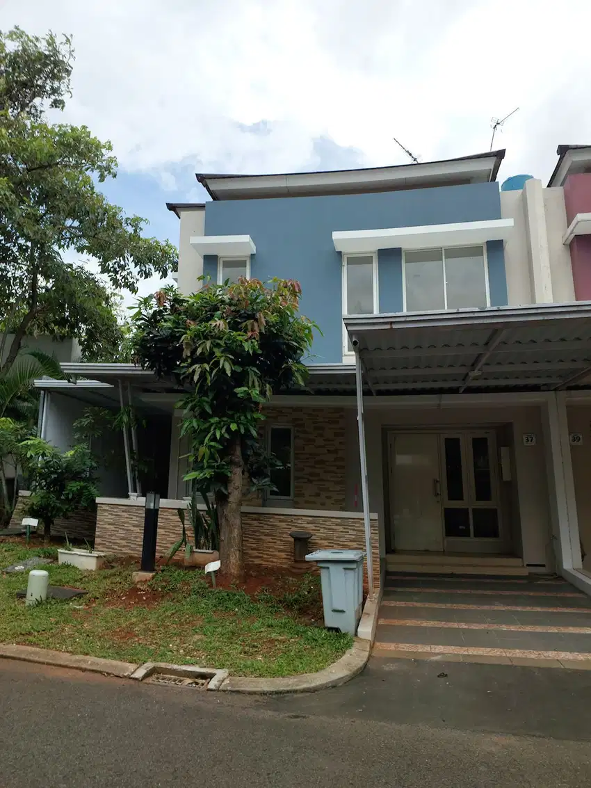 Rumah Hoek Thomson Gading Serpong Selangkah ke Sport Club