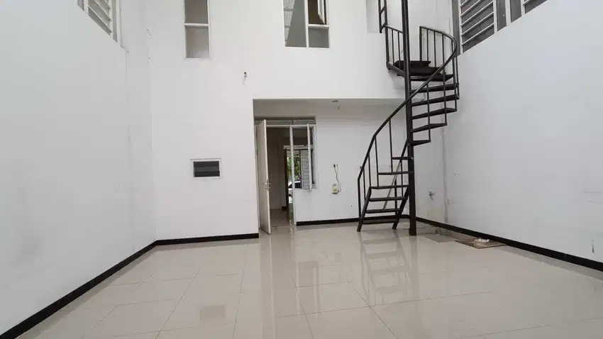 Disewakan Rumah Minimalis 2 Lantai di Taman Kopo Indah 5, Sherwood