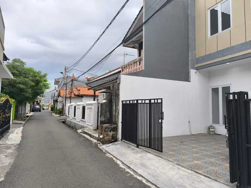 Rumah Siap Huni Tidak Banjir dekat Al Azhar dan LRT Rawamangun