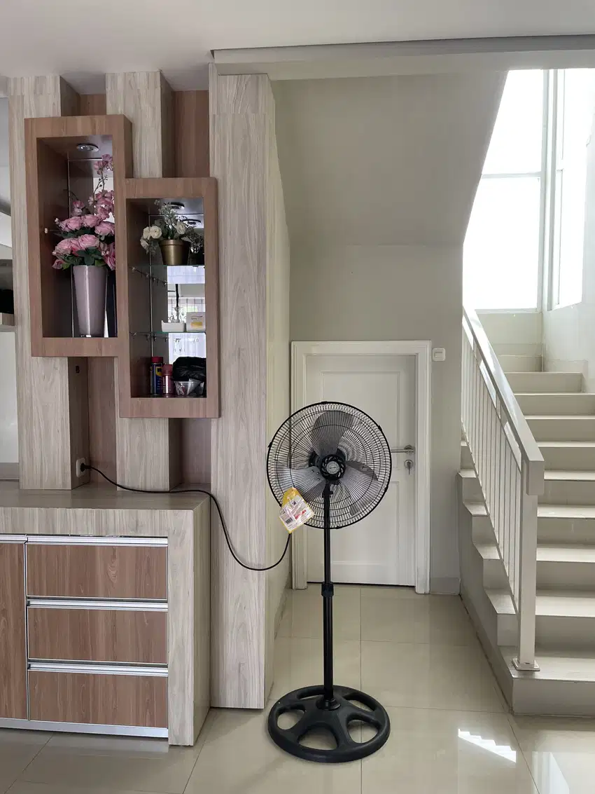 Dijual rumah nyaman dan luas, 3Kt +1 kt art, 3Km +1 km art