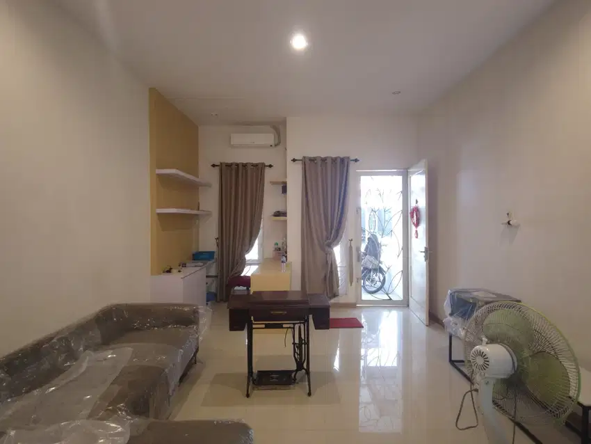 Dijual rumah di komplek de residence 2 jalan sei belutu